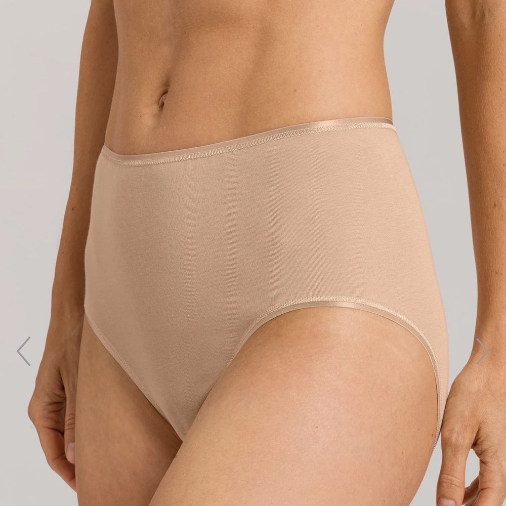 Seamless Tan High-Waist Briefs